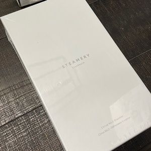 Jilly Box - Navy Handheld Steamer